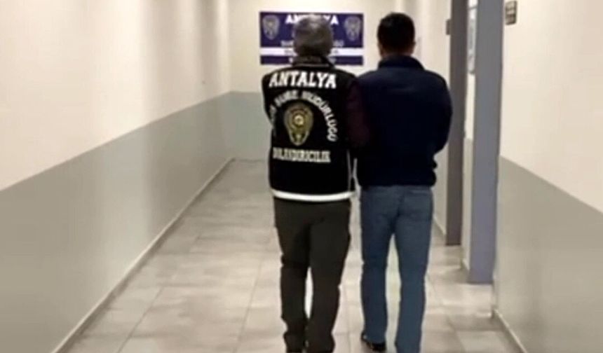 Antalya'da çalıştığı iş yerini 8,5 milyon lira dolandırdı