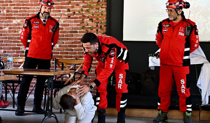 Antalya'da özel gereksinimli bireylere afet farkındalık eğitimi