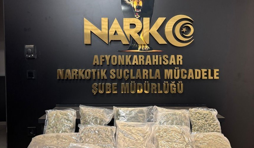 Durdurulan araçlardan uyuşturucu çıktı: 2 tutuklama