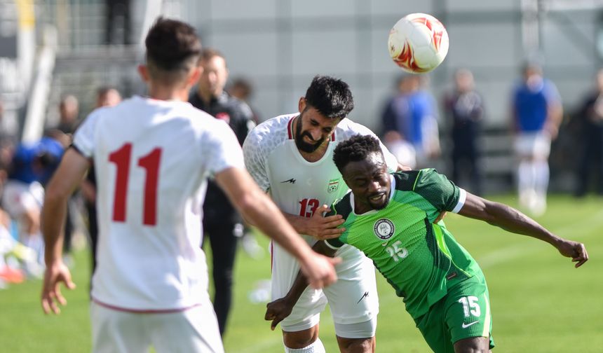 İran Milli Futbol Takımı'ndan, ölen çocuklar için 'çocuk sırt çantalı' mesaj
