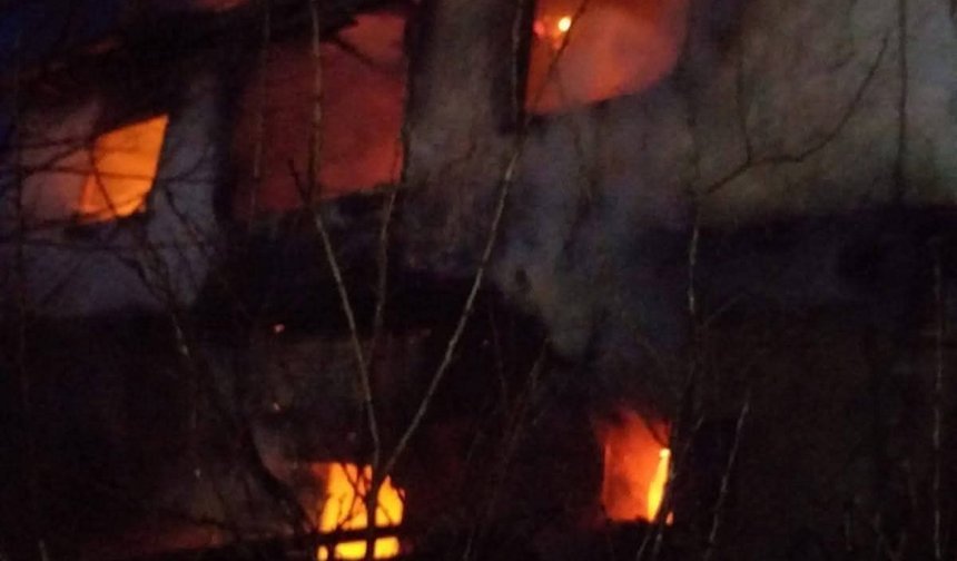 Yalnız yaşayan kadının evi yandı