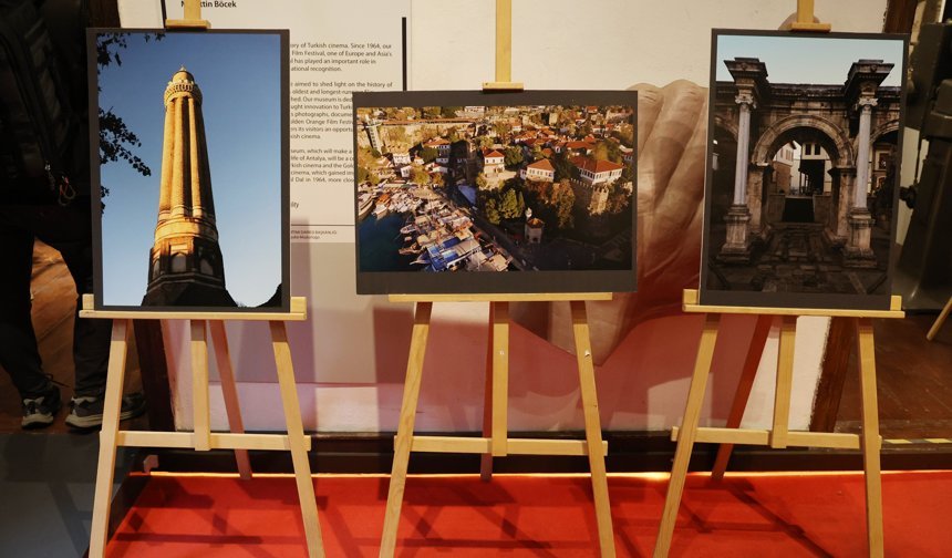 'Zamanın İzinde Sergisi' sanatseverlerle buluştu