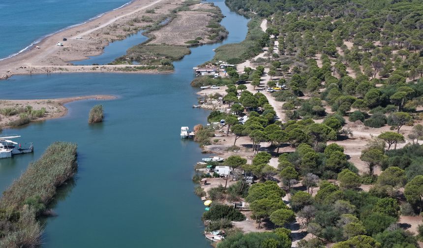 Antalya'da 'Sahilkondu' ve barakalara yıkım süreci başladı