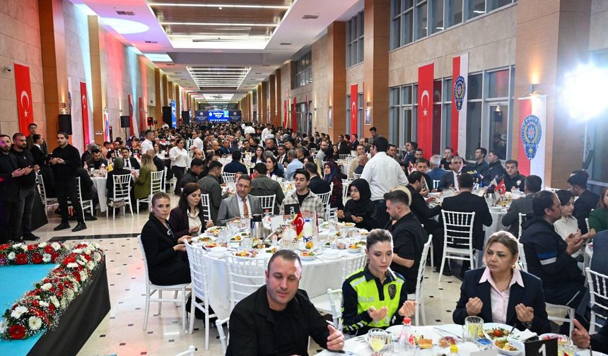 Şehit aileleri ile gaziler onuruna iftar