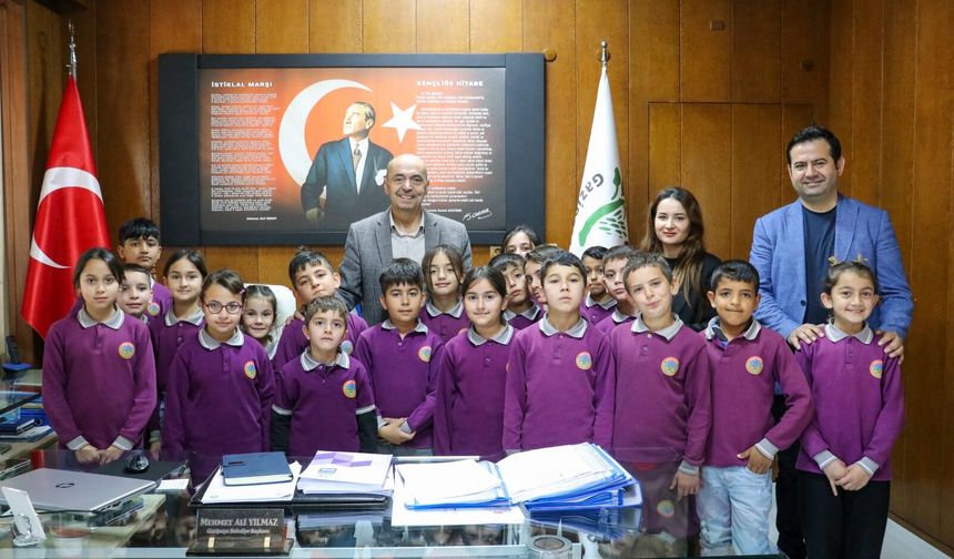Alanya Yeşilöz İlkokulu Öğrencileri'ne yerel yönetim anlatıldı