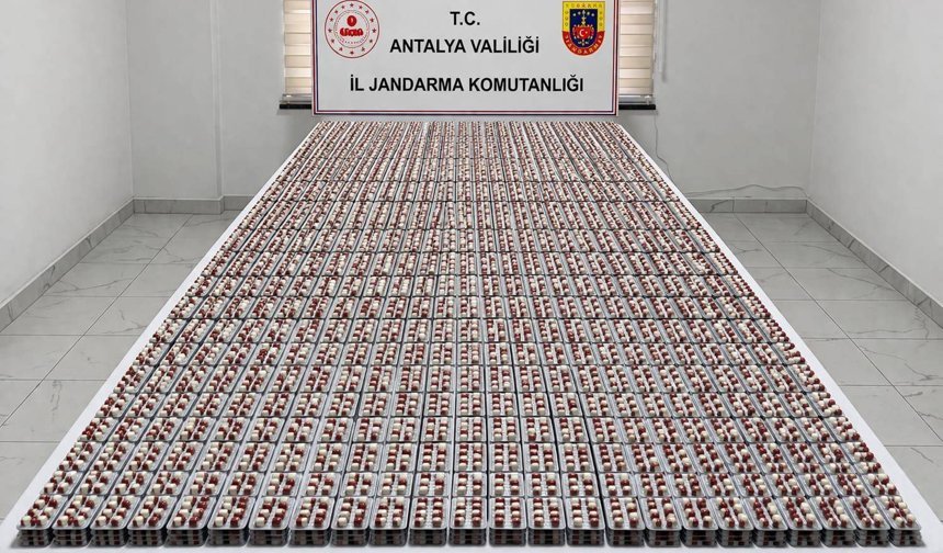 Alanya'da operasyonda 425 bin sentetik ecza hap ele geçirildi
