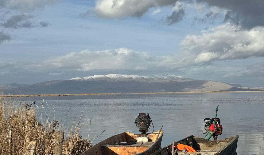 Eber Gölü'nde su seviyesi yükseliyor