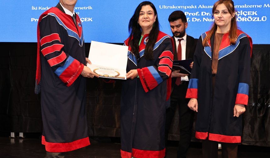 MAKÜ'de biniş giyme ve akademik performans ödül töreni