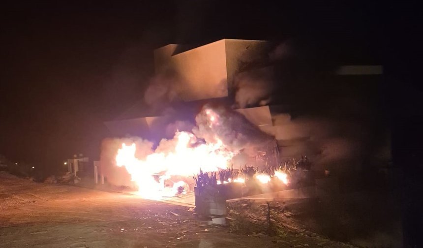 Yangında ev ve otomobil zarar gördü