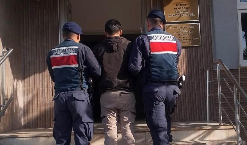 Alanya'da 28 yıl hapis cezası bulunan şahıs yakalandı