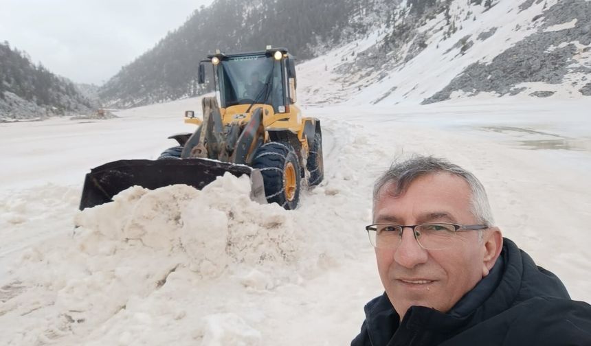 Alanya'da kar nedeniyle kapanan yollar ulaşıma açıldı