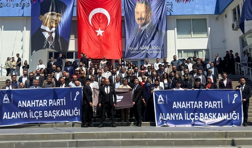 Anahtar Parti Antalya'da Coşkulu Halk Buluşması gerçekleştirdi