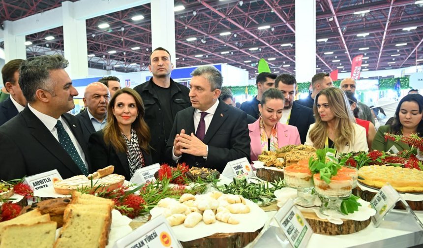 Anadolu’nun renkleri Antalya’da sergileniyor