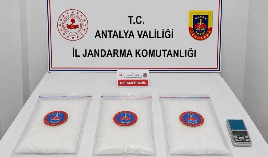 Antalya'da uyuşturucu maddeyle yakalanan 2 şüpheli tutuklandı