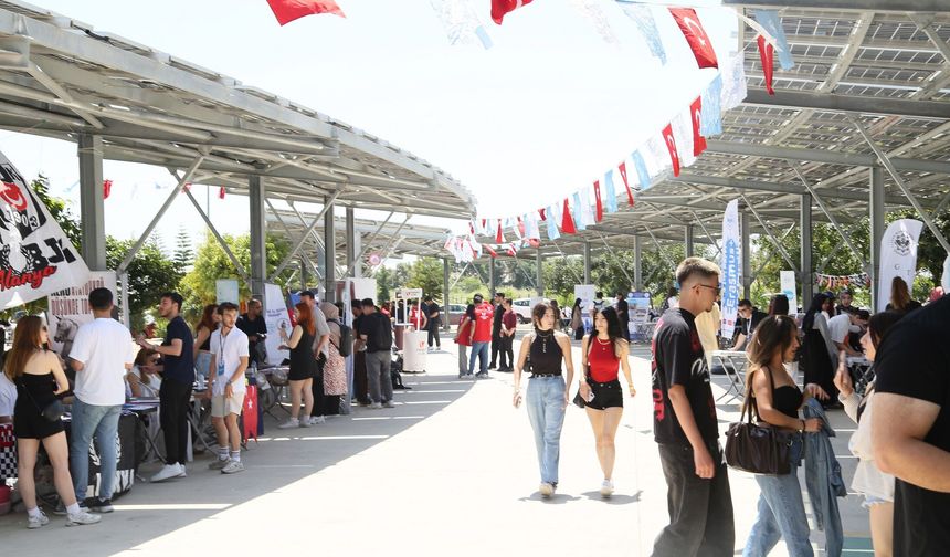 ALKÜ’de Gençlik Haftası etkinliklerle başladı