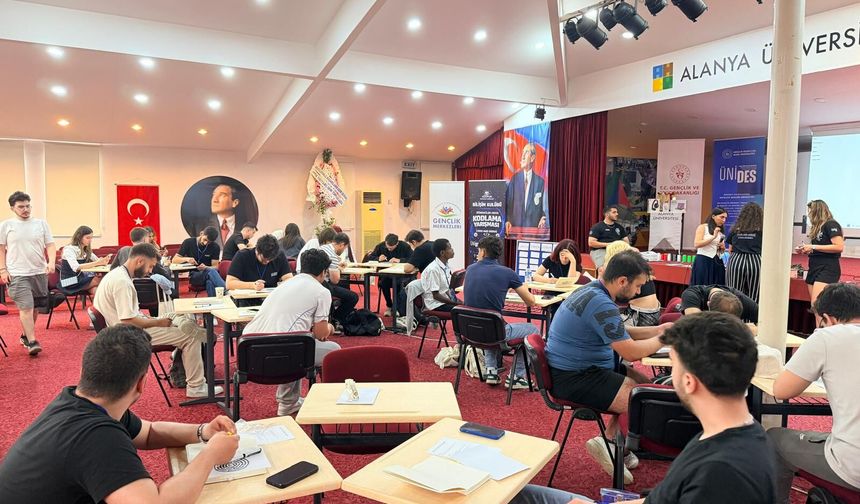 Alanya Üniversitesi’nde Kodlama Yarışması heyecanı