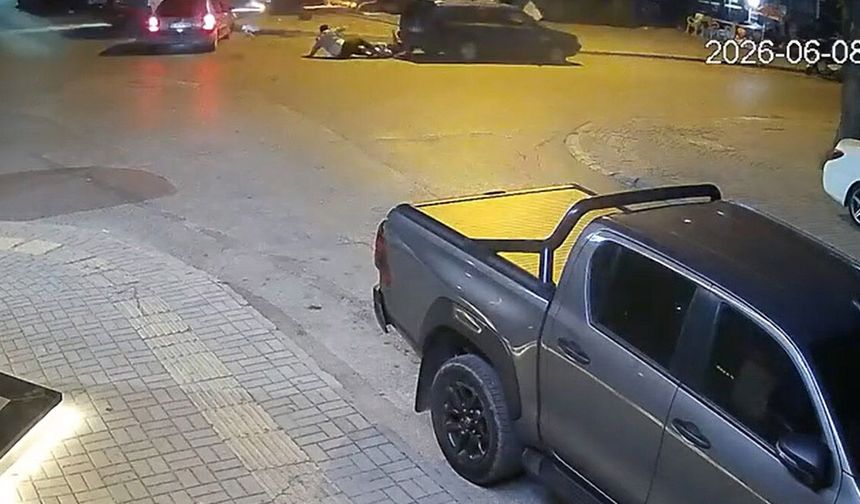 Motosikletle otomobilin çarpıştığı kaza kamerada