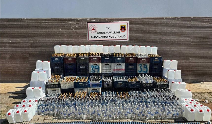 Alanya’da büyük kaçak alkol operasyonu: 1 Ton kaçak içki ele geçirildi