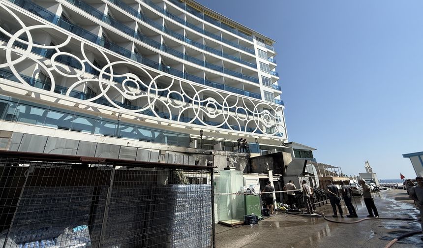 Alanya'da otelin geri dönüşüm deposunda yangın