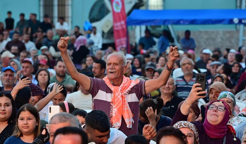 Korkuteli Varsak Yaylası'nda vişne şenliği