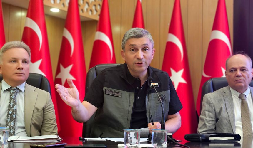 Vali Şahin: Antalya Kaş yangınının enerjisi düştü