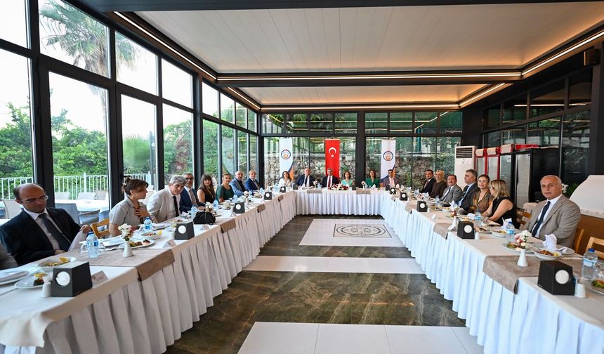 Antalya’da görev yeri değişen Mülki İdare Amirleri için veda programı