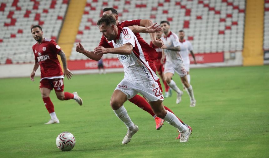 Antalyaspor evinde Orfa Yapı Pendikspor'a 3-2 mağlup oldu