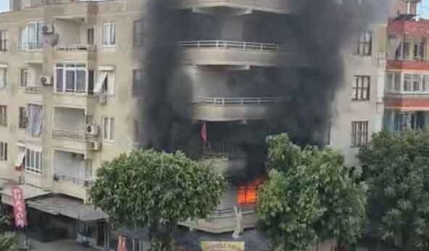 Alanya'da 4 katlı binadaki yangında 3 çocuk dumandan etkilendi