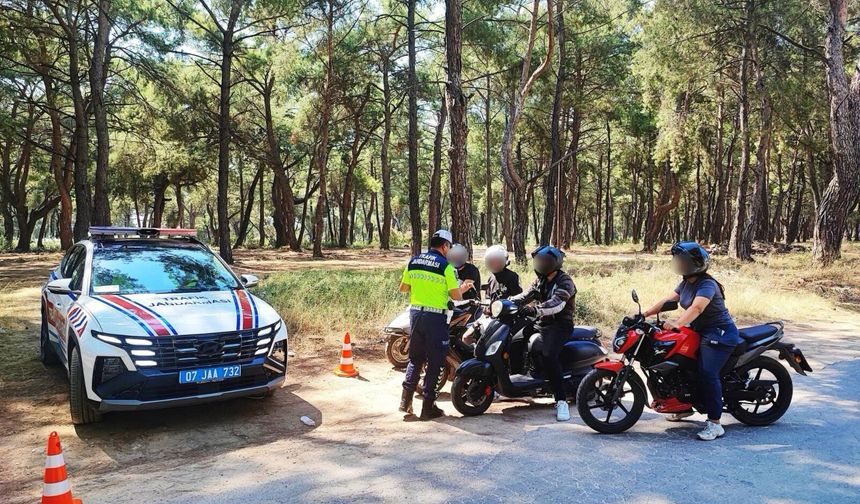 Antalya'da jandarma 1 haftada 5 bin 392 motosikletliyi denetlendi