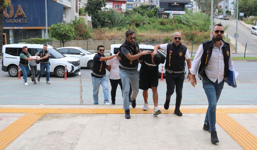 Döviz bürosu soygununda gözaltına alınan 3 şüpheli adliyede