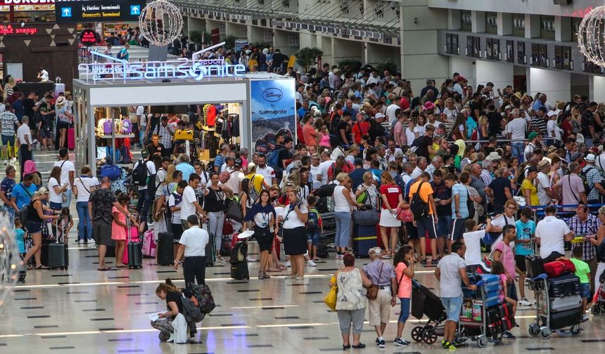 Antalya Havalimanı'nda ağustosta 5,8 milyon yolcu trafiği