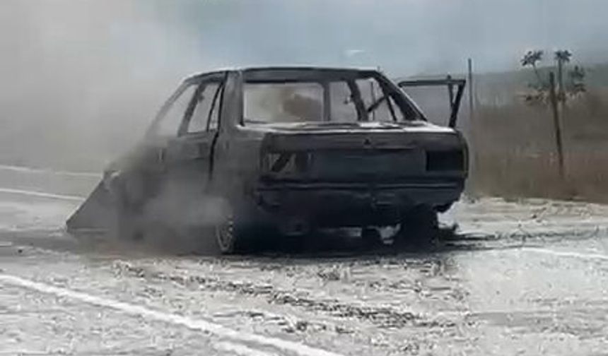 Otomobil seyir halindeyken yandı