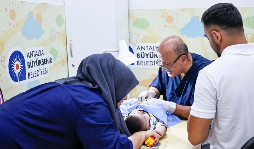 Antalya'da ücretsiz sünnet hizmetine yoğun ilgi