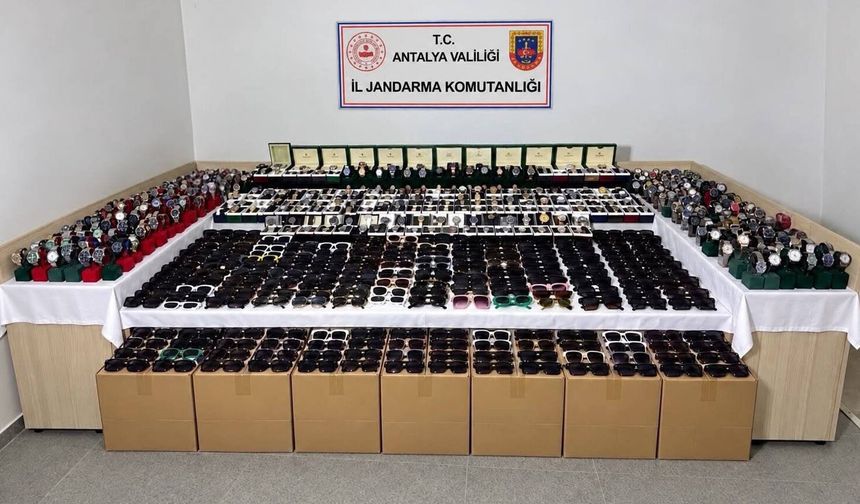 Antalya'da 5,2 milyonluk kaçak ürün ele geçirildi