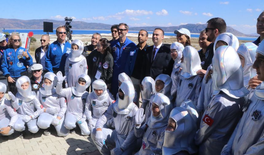 Bakan Kacır: Salda'nın bilimsel potansiyelini çok daha geniş kesimlerle buluşturuyoruz