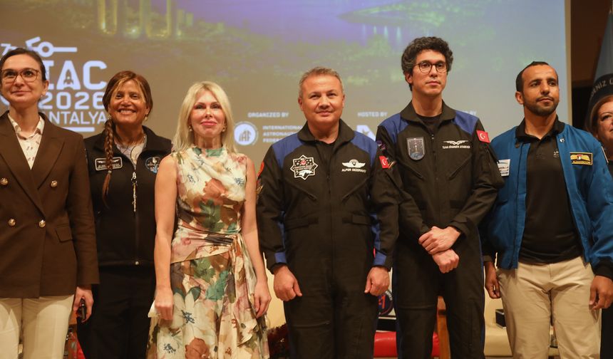 Uzaydan Antalya'ya; 11 astronot AÜ'de gençlerle buluştu