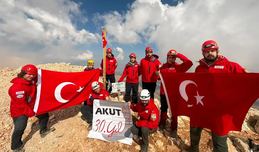 AKUT'un 30'uncu yılına '30 Yıl 30 Zirve' projesi