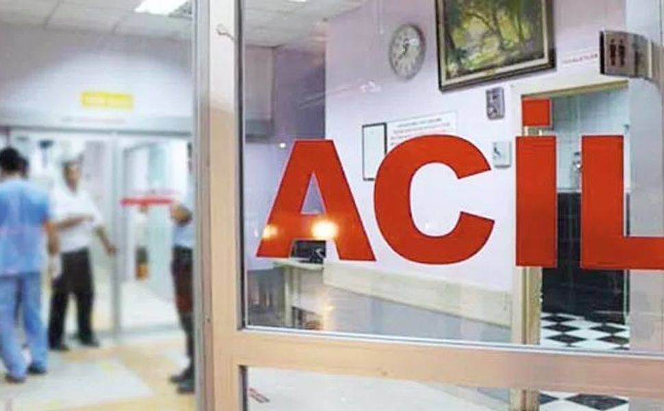 Eşinin kullandığı otomobilin altında kalan kadın öldü