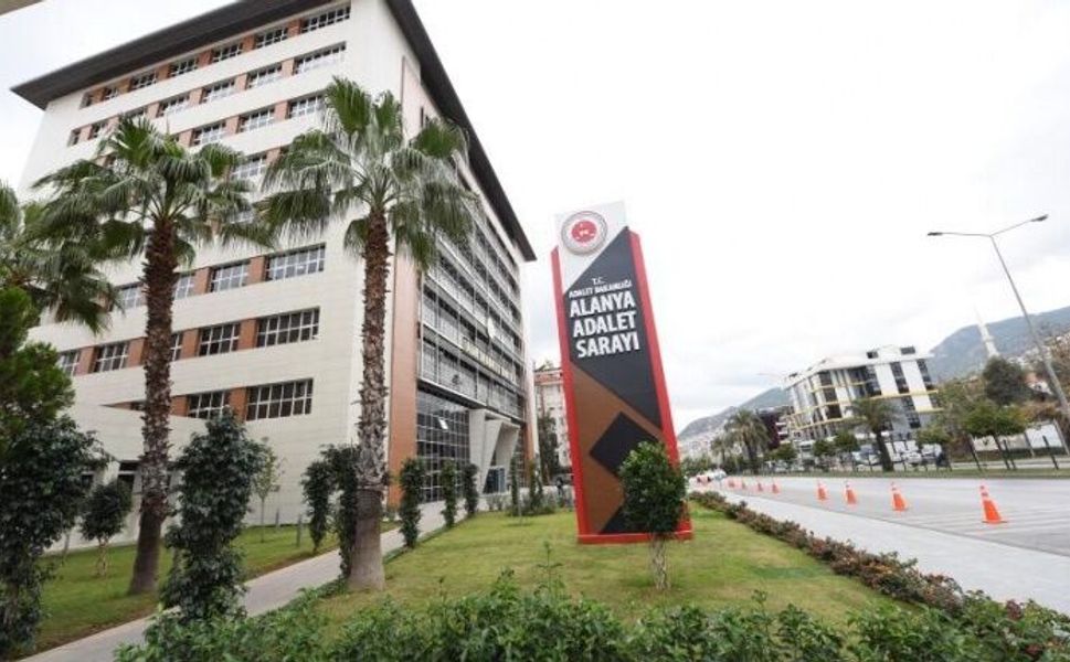 Alanya'da 11 yıl kesinleşmiş hapis cezasıyla aranan hükümlü tutuklandı