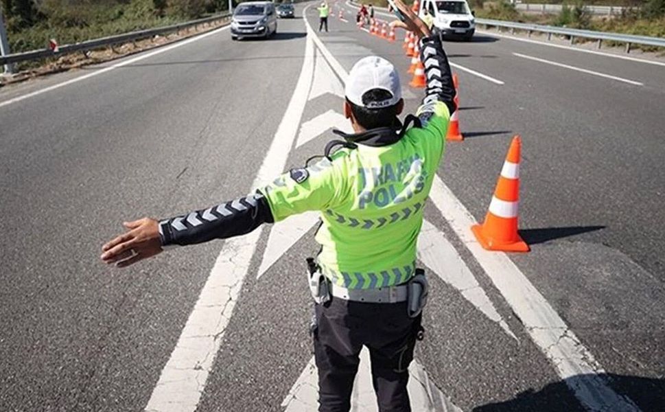 Alanya'da polisten kaçan araçta uy*şturucu bulundu