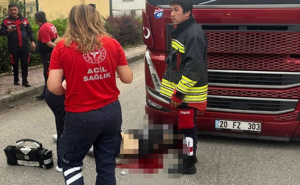 Antalya'da TIR'ın çarptığı motosiklet sürücüsü öldü