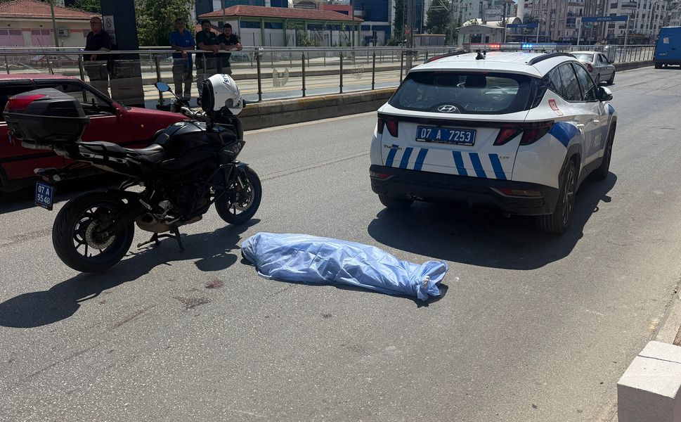 Hafif ticari aracın çarptığı çocuk öldü
