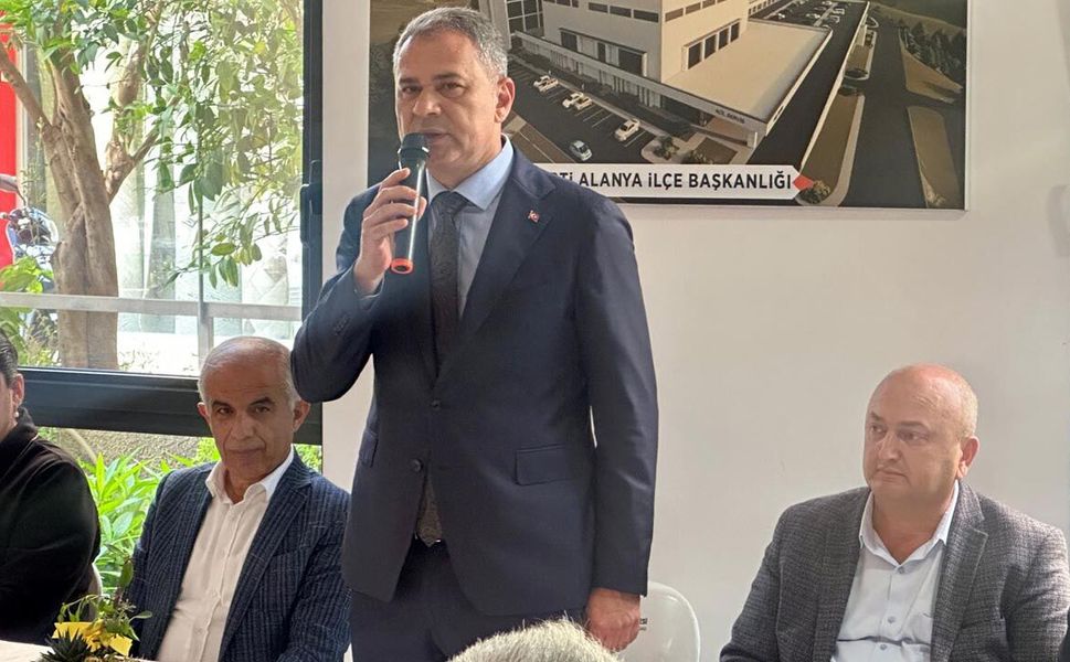 AK Parti Alanya bayramlaşma programıyla fark yarattı