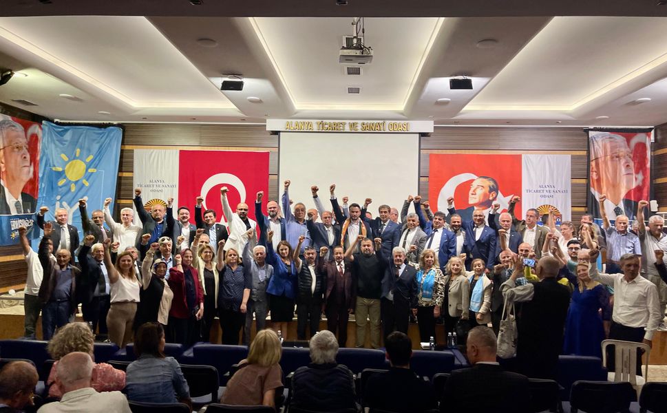 İYİ Parti Alanya’da gövde gösterisi: 200 Yeni üye kazandı