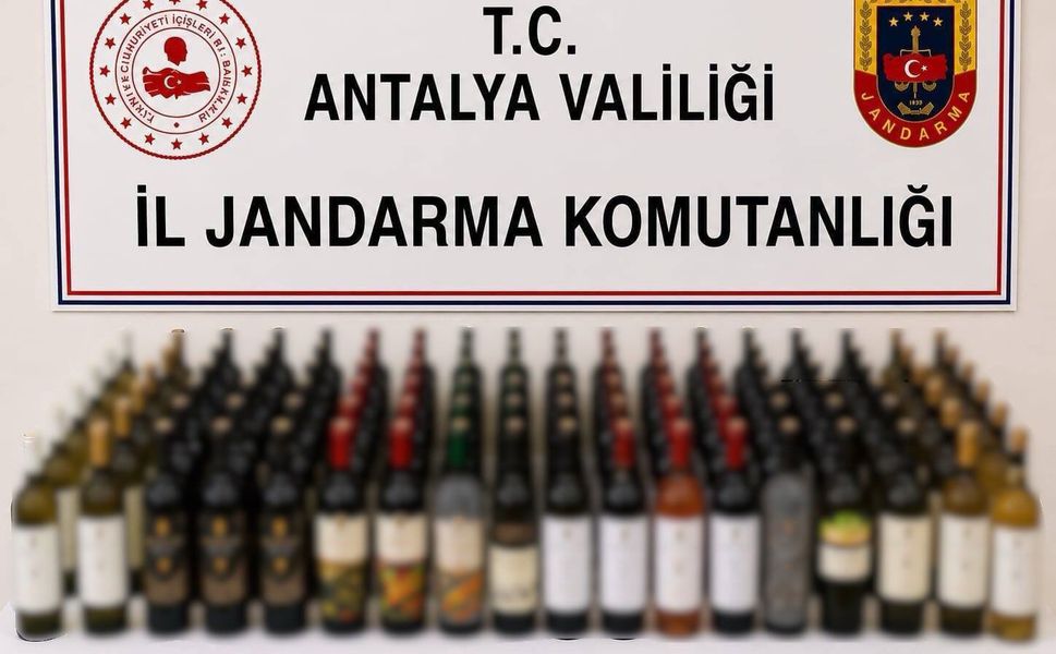Alanya'da 108 litre kaçak alkol ele geçirildi