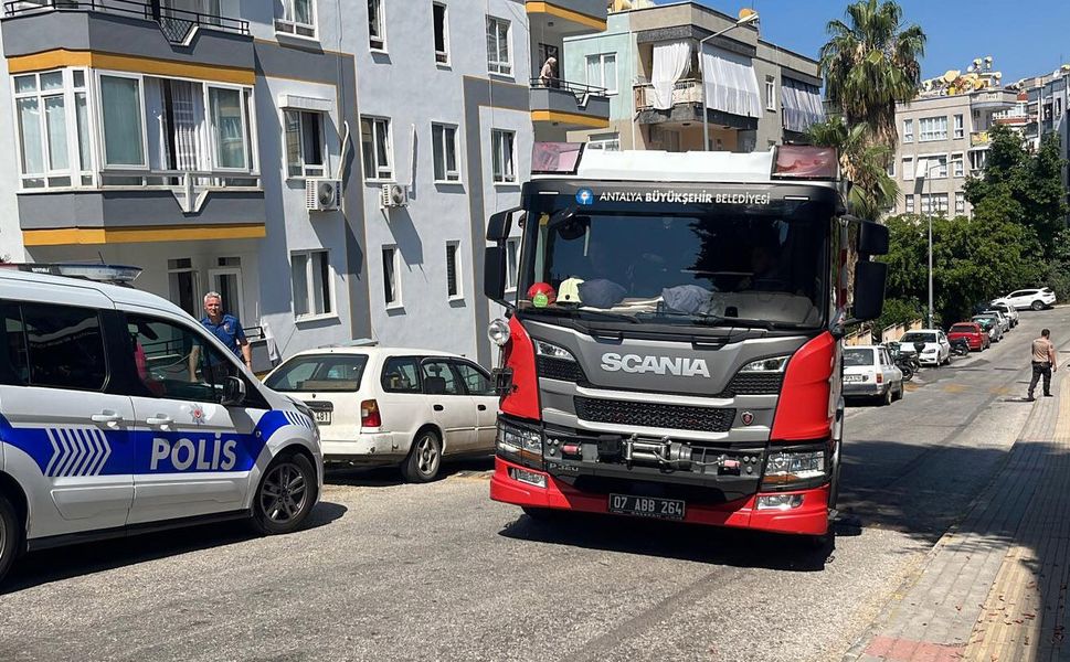Alanya'da yangın: Dairede hasar oluştu