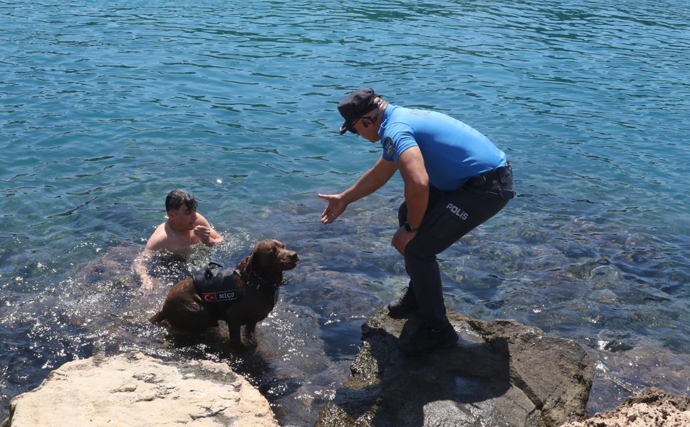 Antalya'da deniz polisinin maskotu 'Miço'