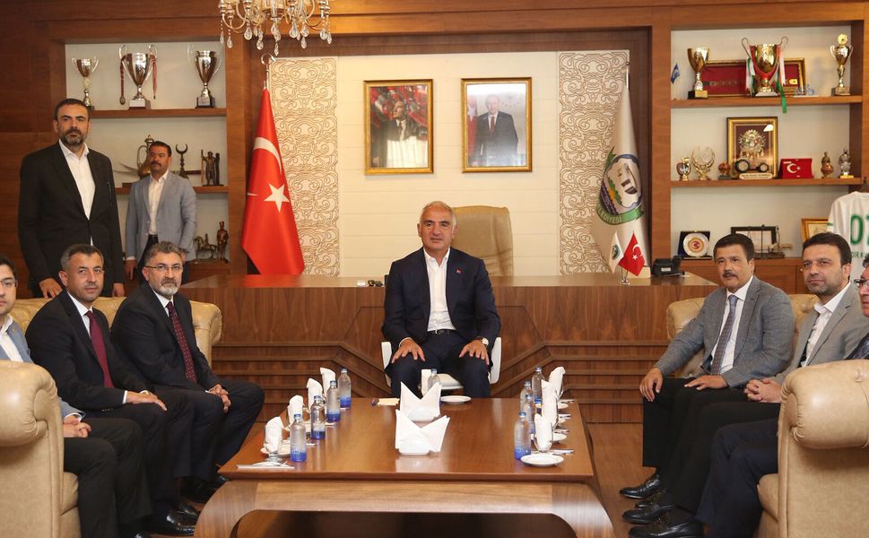 Bakan Ersoy: Amacımız turizm hareketliliğini 12 aya yaymak