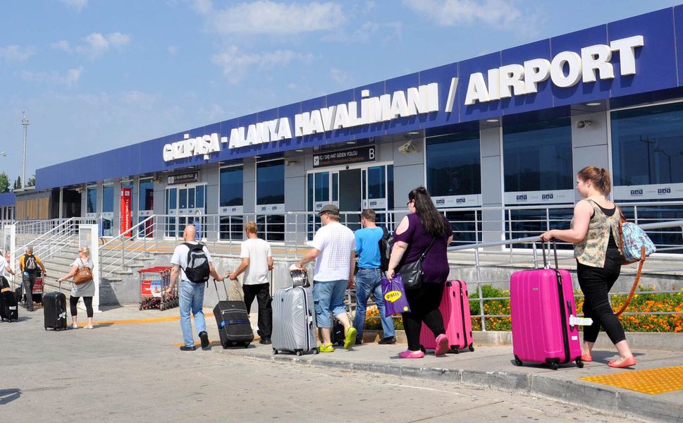 Gazipaşa- Alanya Havalimanı'nda 239 bin yolcu trafiği