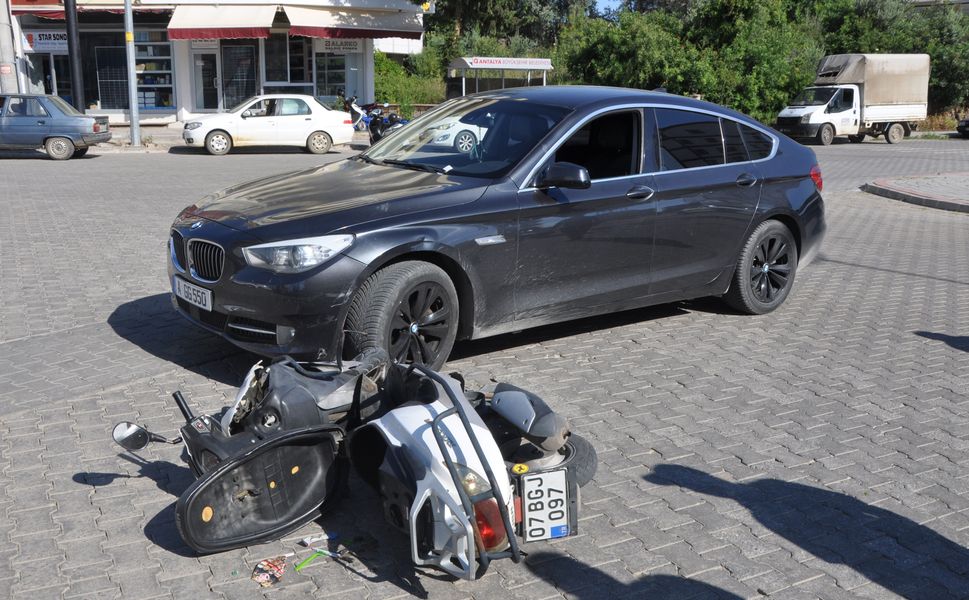 Gazipaşa'da kaza: Otomobille motosikletin çarpışmasında 1 yaralı